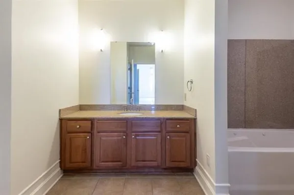 $1,795 | 648 Riverside Drive, Unit 319, Memphis, TN 38103