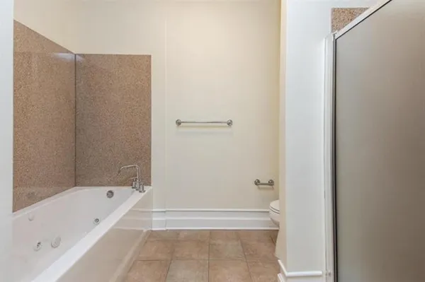 $1,795 | 648 Riverside Drive, Unit 319, Memphis, TN 38103