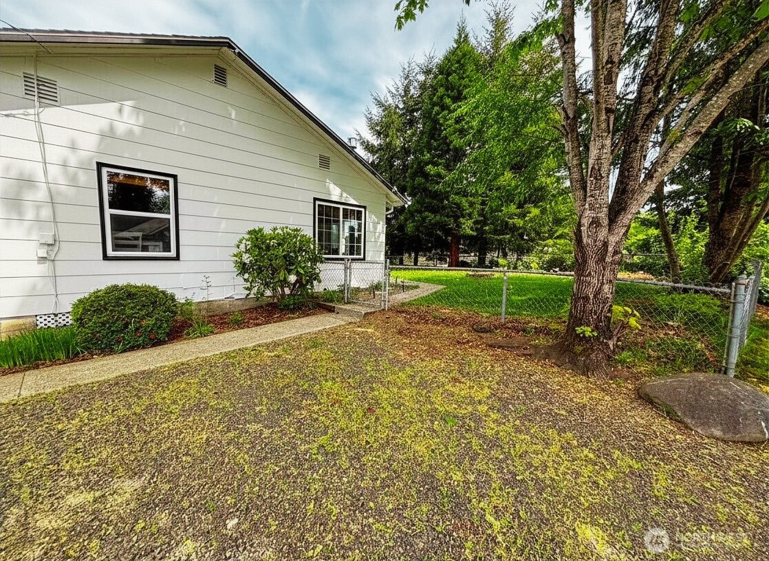 541 South 3rd Street McCleary, WA 98557 - Photo 6 of 28
