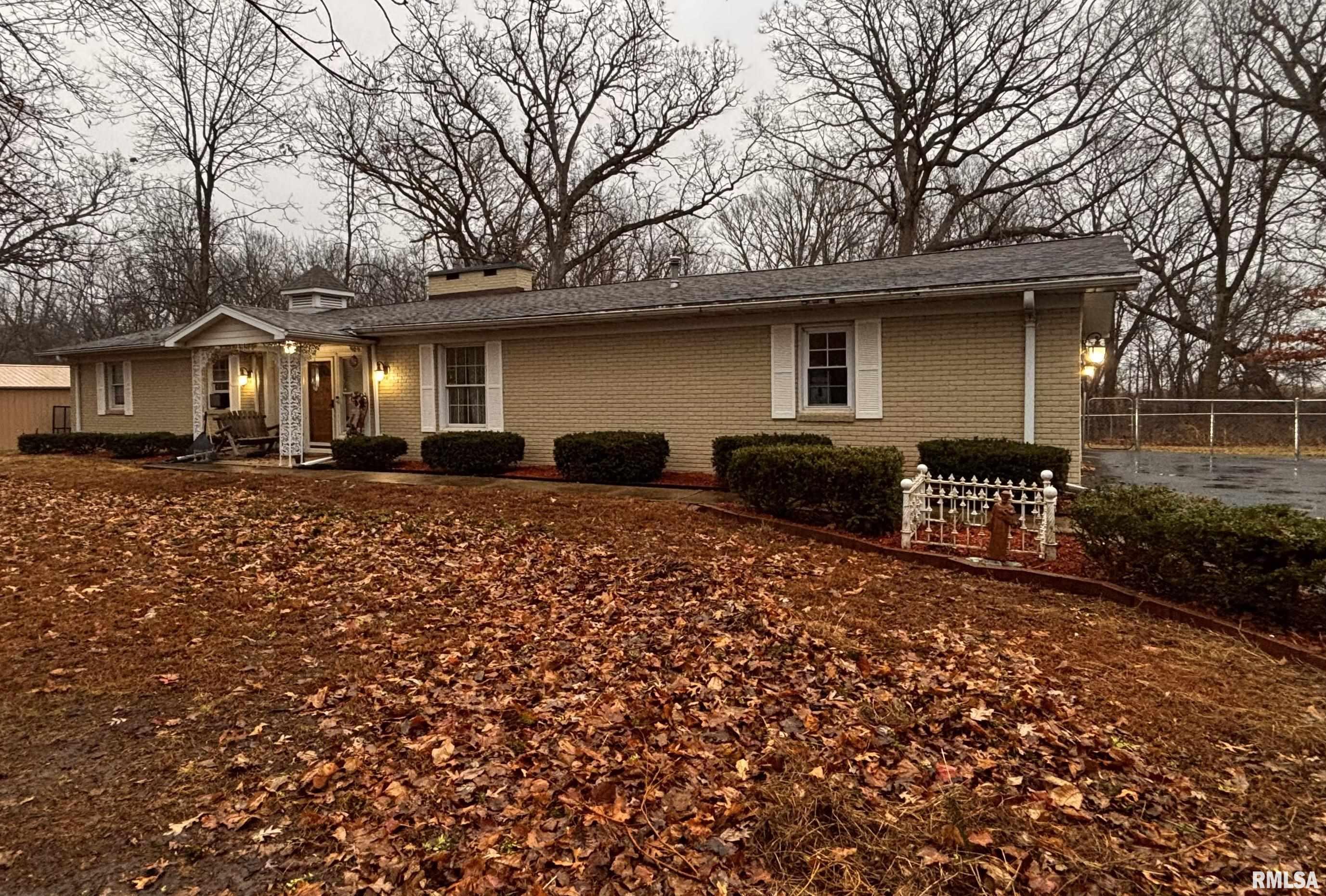 1125 Windcrest Road Galesburg, IL 61401 - Photo 3 of 18