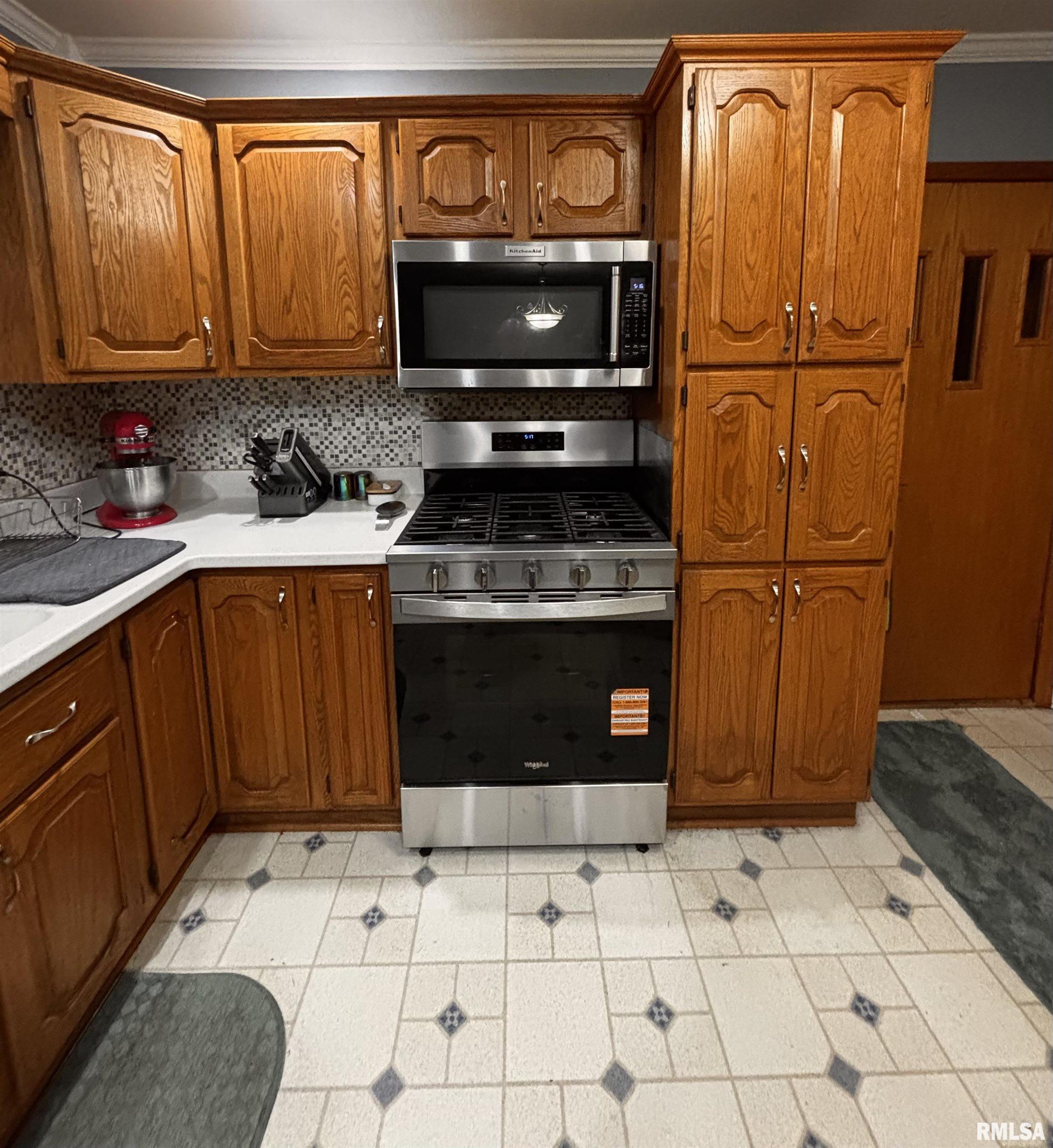 1125 Windcrest Road Galesburg, IL 61401 - Photo 4 of 18