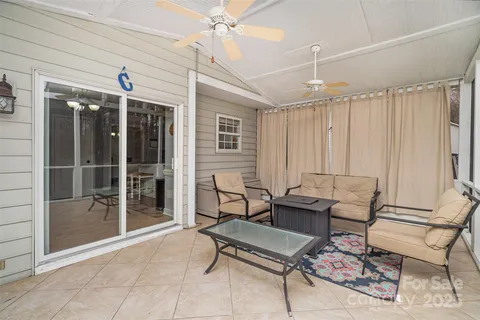 a view of front of house with a yard