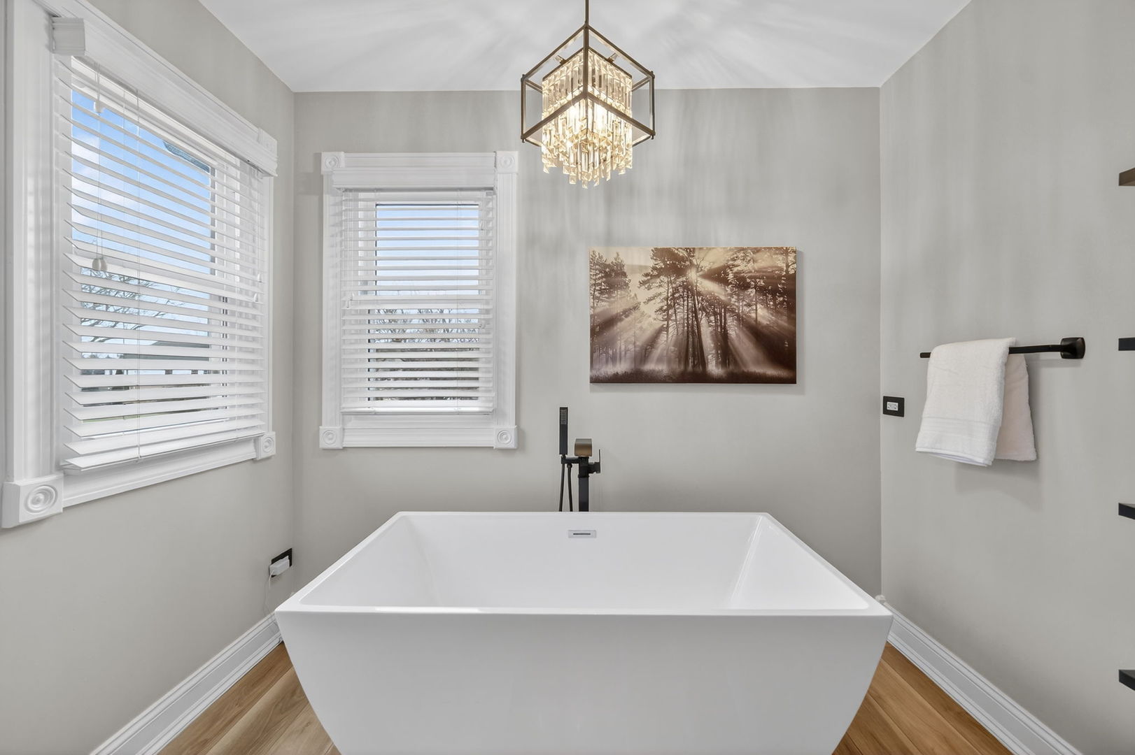 5304 Rita Avenue Crystal Lake, IL 60014 - Photo 32 of 59 a bathroom with a bathtub and a window