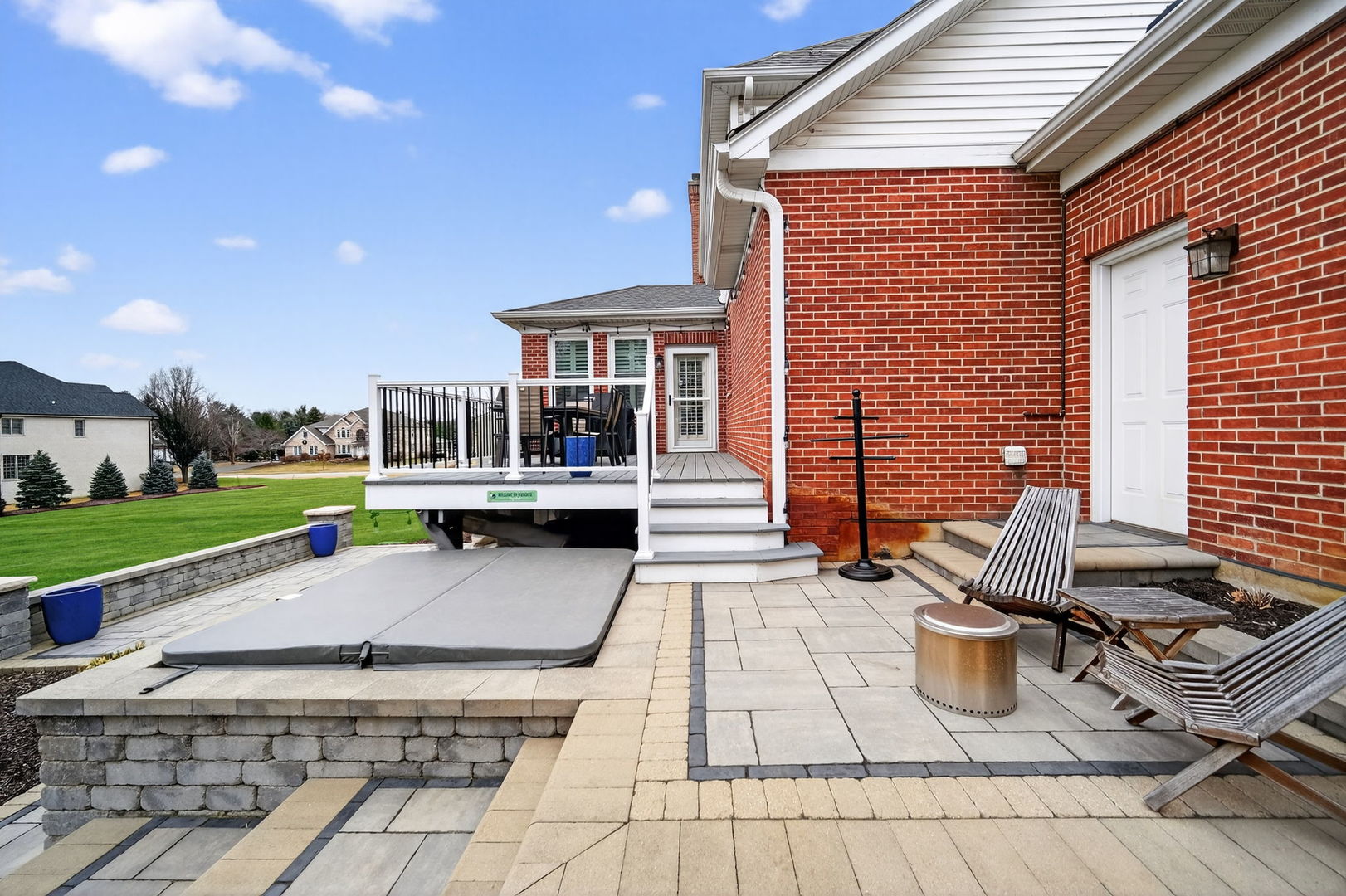 5304 Rita Avenue Crystal Lake, IL 60014 - Photo 49 of 59 a view of a patio with chairs and tables