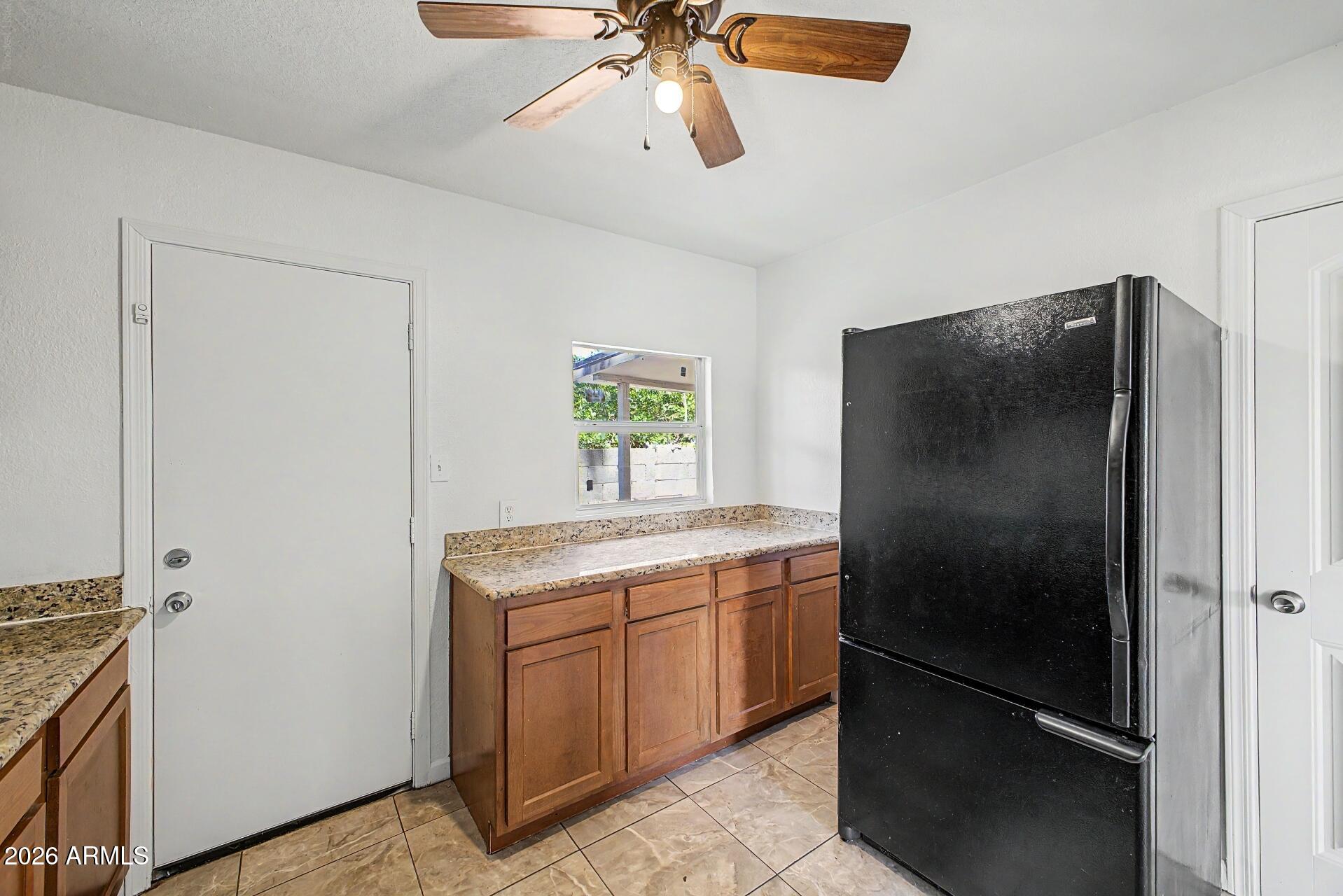 1010 East Chipman Road Phoenix, AZ 85040 - Photo 13 of 25 13 - Chipman