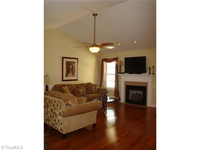 3723 Earnhardt Road Asheboro, NC 27205 - Photo 3 of 16 Den/Family/Great Room. Vaulted ceiling