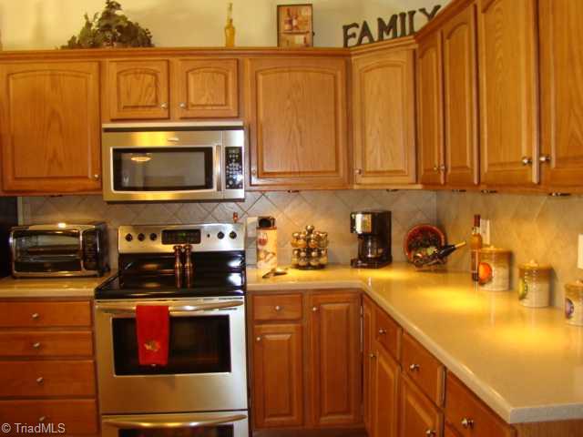 3723 Earnhardt Road Asheboro, NC 27205 - Photo 6 of 16 Kitchen.