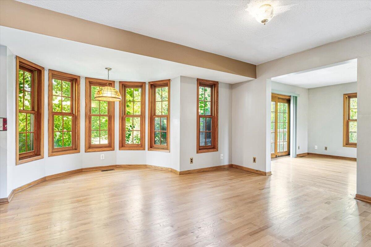 16980 South Schwark Road Three Oaks, MI 49128 - Photo 13 of 68 Breakfast Nook