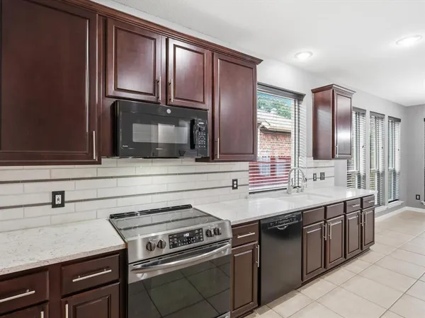 $435,000 | 217 Cox Drive, Fate, TX 75087