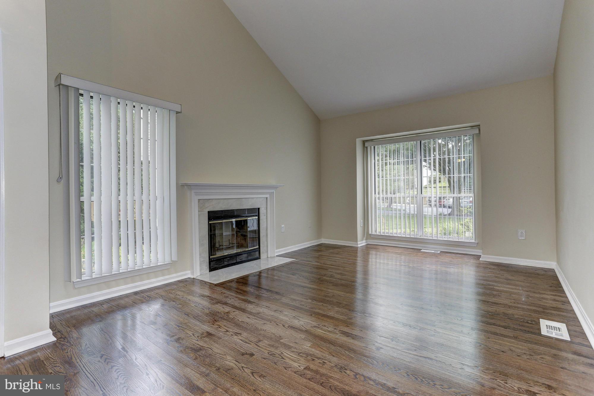 1641 Hugo Circle Silver Spring, MD 20906 - Photo 5 of 30 Living Room