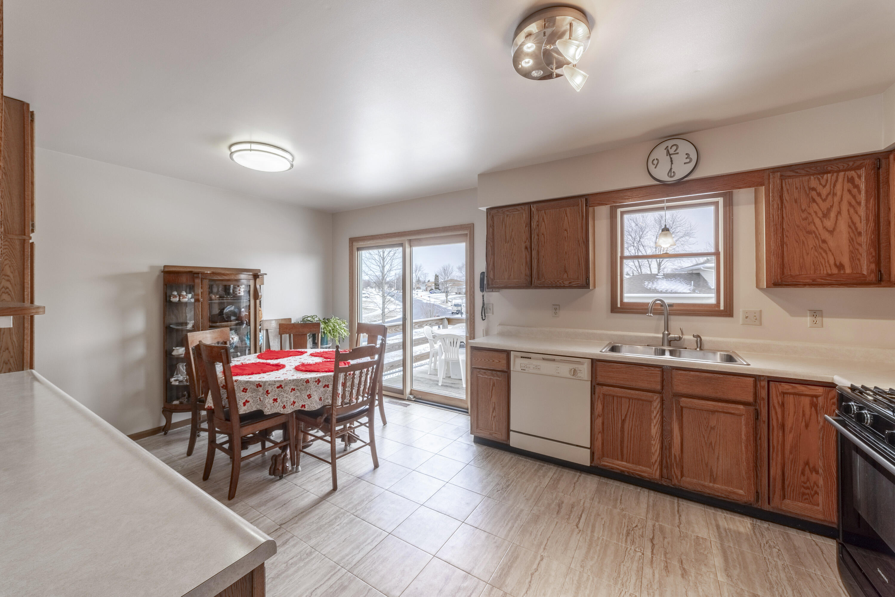 9931 Tyler Street Crown Point, IN 46307 - Photo 9 of 35 3000x2001