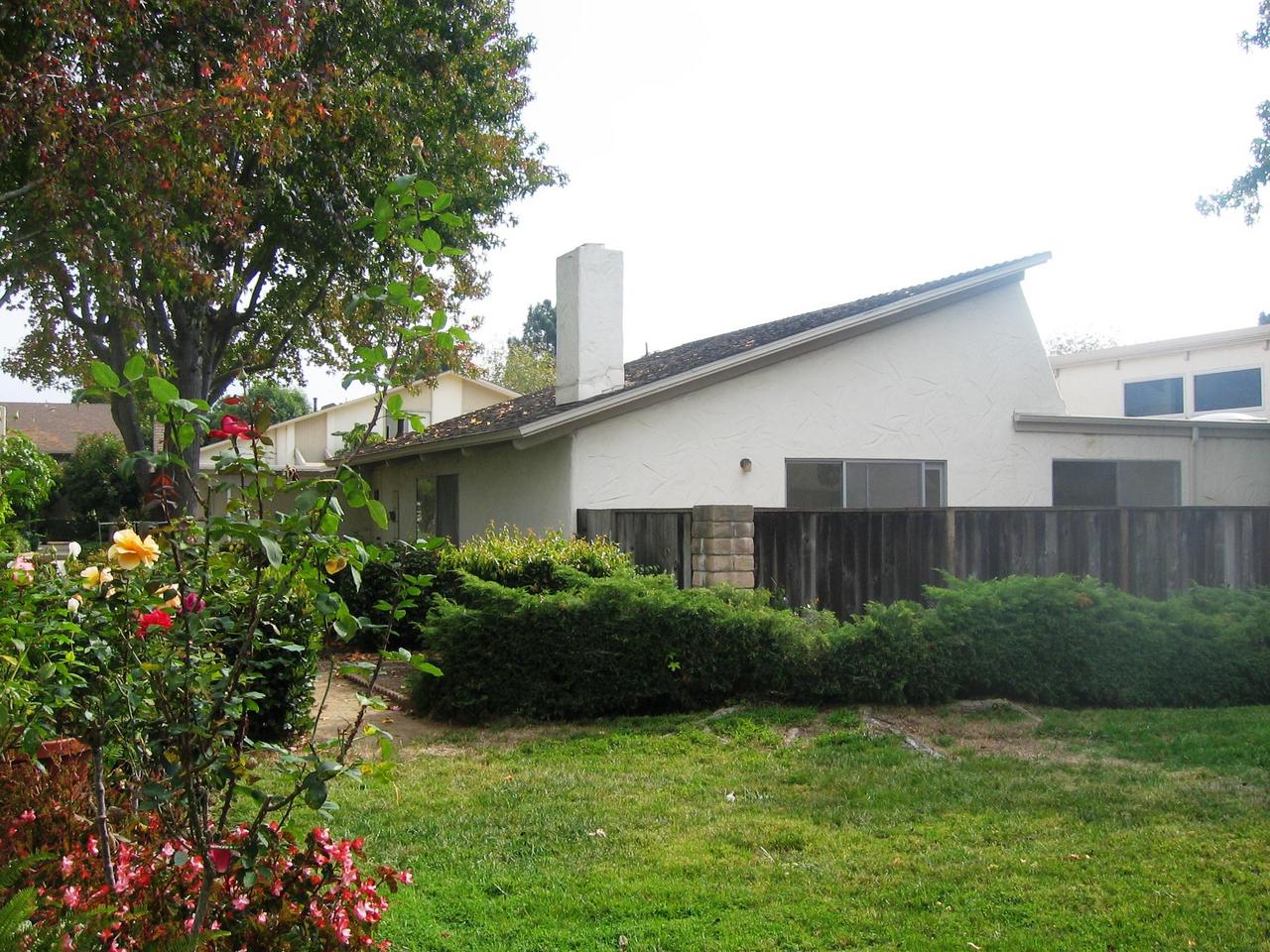 57 North San Marcos Road, Unit B Santa Barbara, CA 93111 - Photo 13 of 19 Side