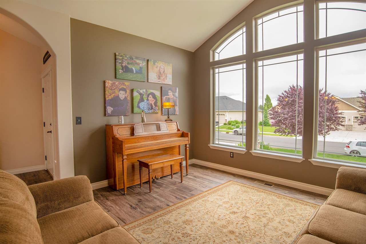 10211 North Cochran Road Spokane, WA 99208 - Photo 4 of 20 Gallery Image 4