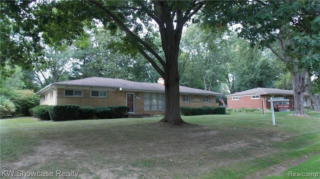 28109 Hawberry Road Farmington Hills, MI 48331 - Photo 3 of 26