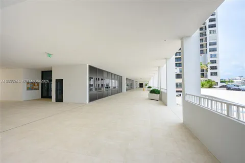 $2,990 | 2201 South Ocean Drive, Unit 2202, Hollywood, FL 33019