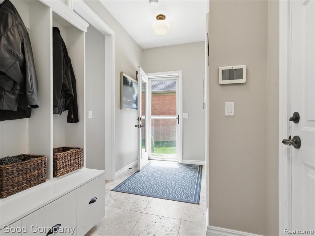 532 Springview Drive Rochester, MI 48307 - Photo 16 of 63 Gallery Image 16