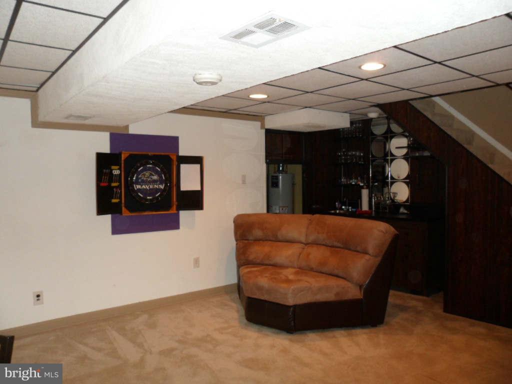 84 Ridgelawn Road, Unit B Reisterstown, MD 21136 - Photo 15 of 17 a room with furniture