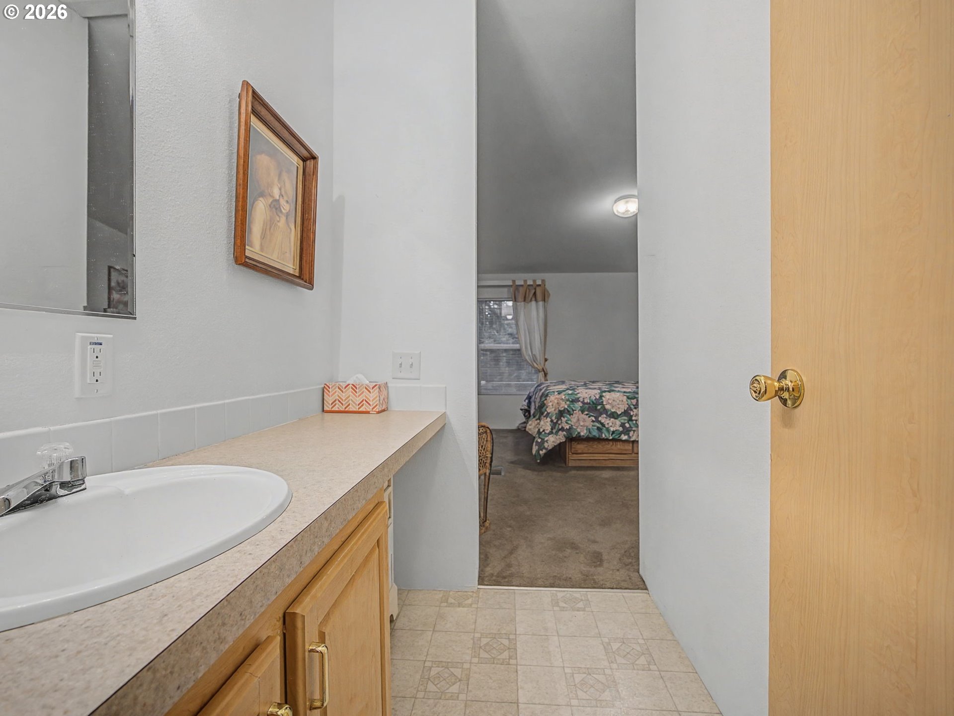 53164 East Sylvan Drive Sandy, OR 97055 - Photo 19 of 36 En Suite Bathroom