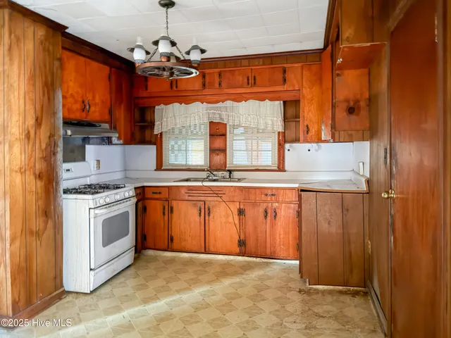 $125,000 | 110 West Church Street, Kelford, NC 27847