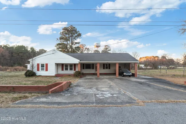 $125,000 | 110 West Church Street, Kelford, NC 27847