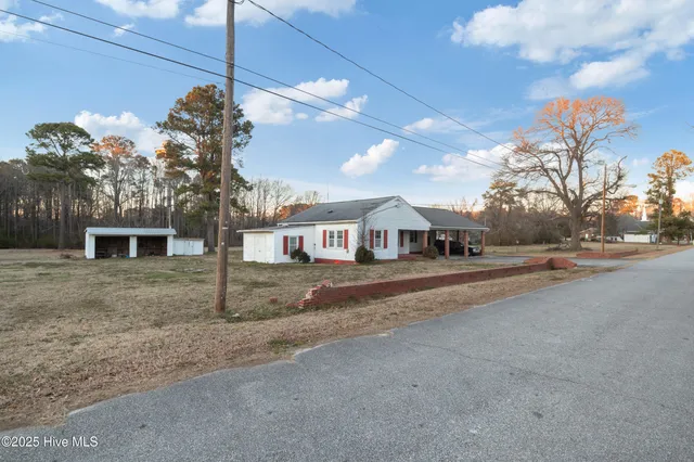 $125,000 | 110 West Church Street, Kelford, NC 27847