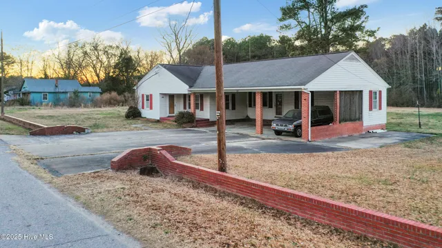 $125,000 | 110 West Church Street, Kelford, NC 27847