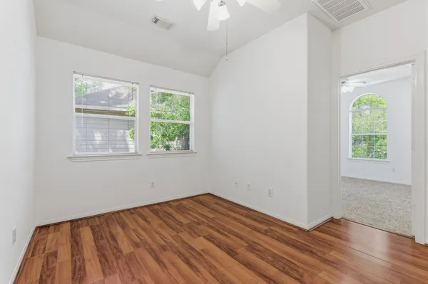 $325,000 | 19 Aquiline Oaks Place, The Woodlands, TX 77382