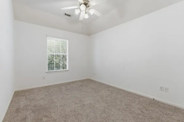 $325,000 | 19 Aquiline Oaks Place, The Woodlands, TX 77382