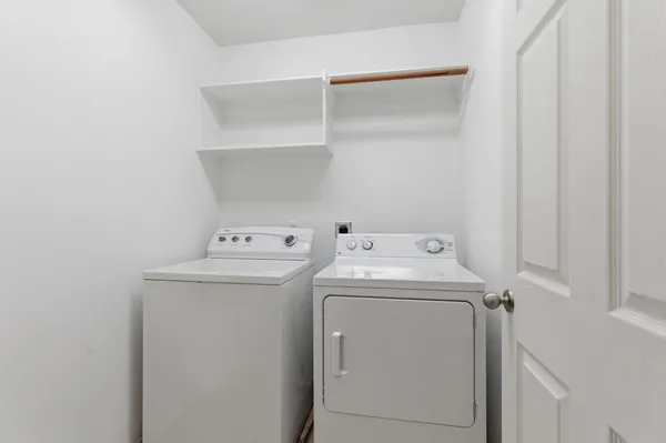 $325,000 | 19 Aquiline Oaks Place, The Woodlands, TX 77382