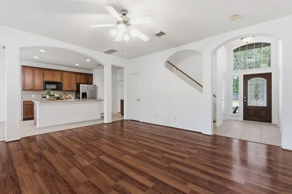 $325,000 | 19 Aquiline Oaks Place, The Woodlands, TX 77382