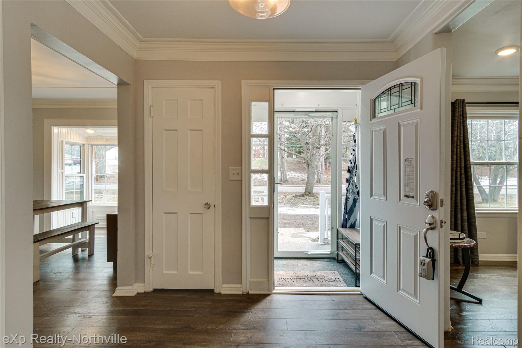 2536 McCain Road Jackson, MI 49203 - Photo 13 of 44 Interiors (2 of 41).jpg
