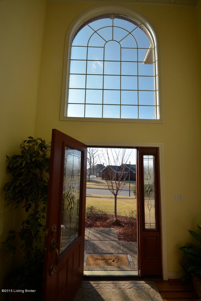 2005 Hillcircle Road Louisville, KY 40214 - Photo 11 of 64 Entry Foyer