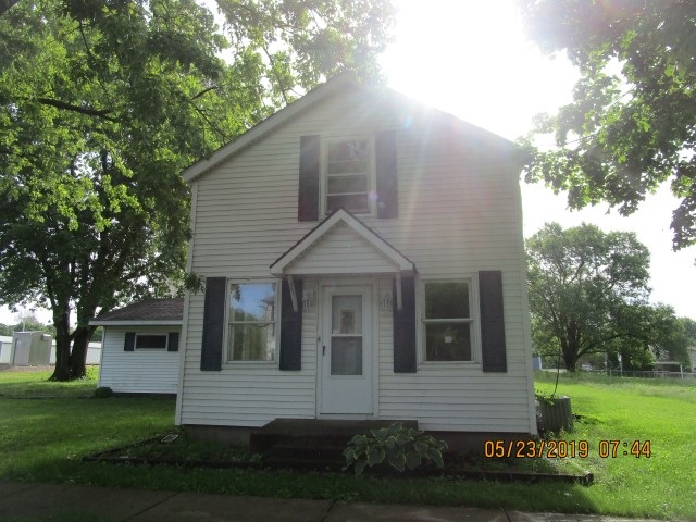 604 South Locust Street Delavan, IL 61734 - Photo 1 of 17 Gallery Image 1