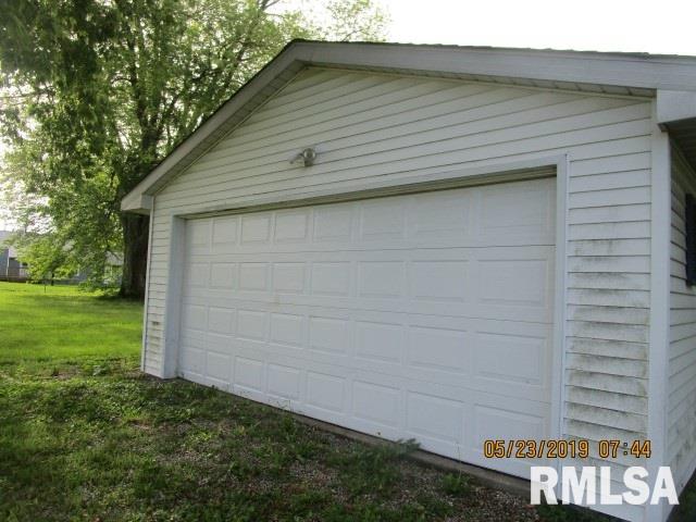 604 South Locust Street Delavan, IL 61734 - Photo 3 of 17 Gallery Image 3