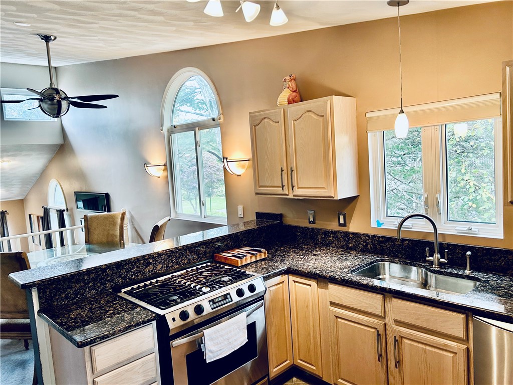 11 College Hill Road, Unit 5B Warwick, RI 02886 - Photo 12 of 38