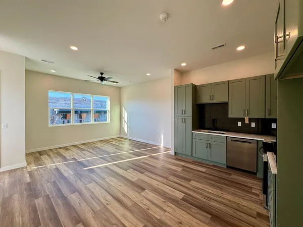 $2,495 | 1800 South Holtzclaw Avenue, Unit 1865 ZETA WAY, Chattanooga, TN 37404