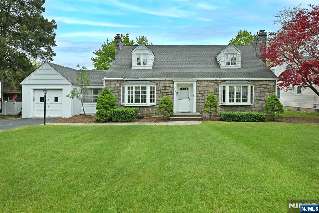 115 Center Street Pompton Lakes, NJ 07442 - Photo 1 of 22