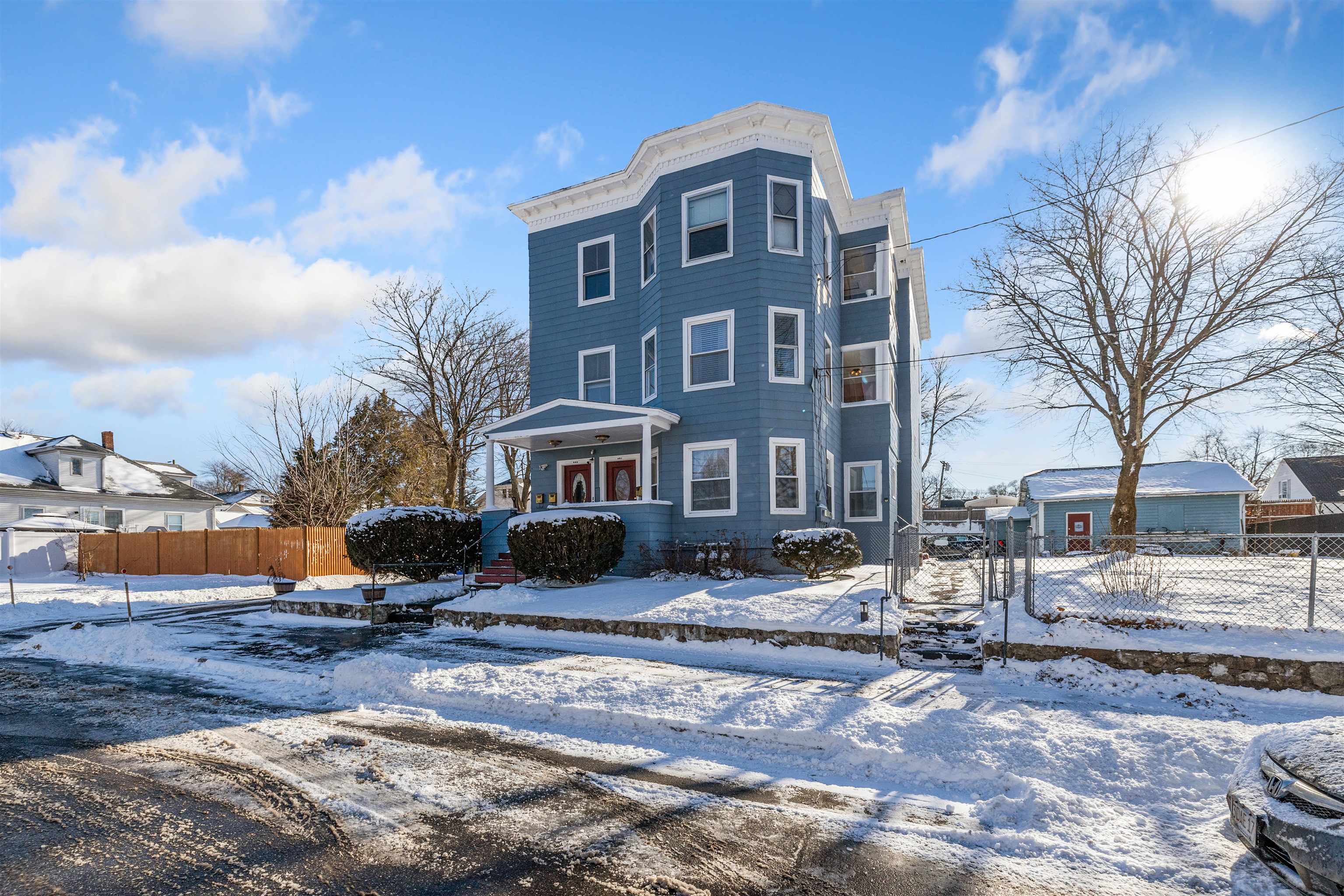 621 Howe Street Manchester, NH 03103 - Photo 1 of 47 Gallery Image 1
