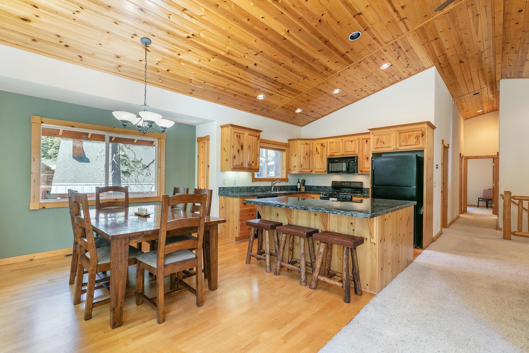 14118 Tyrol Road Truckee, CA 96161 - Photo 11 of 21 Gallery Image 11