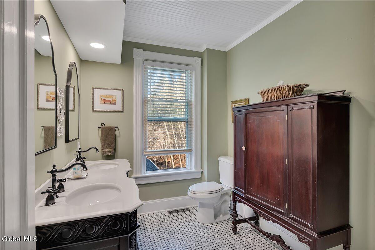 127 Font Grove Road Bethlehem, NY 12159 - Photo 42 of 123 047-P1803142