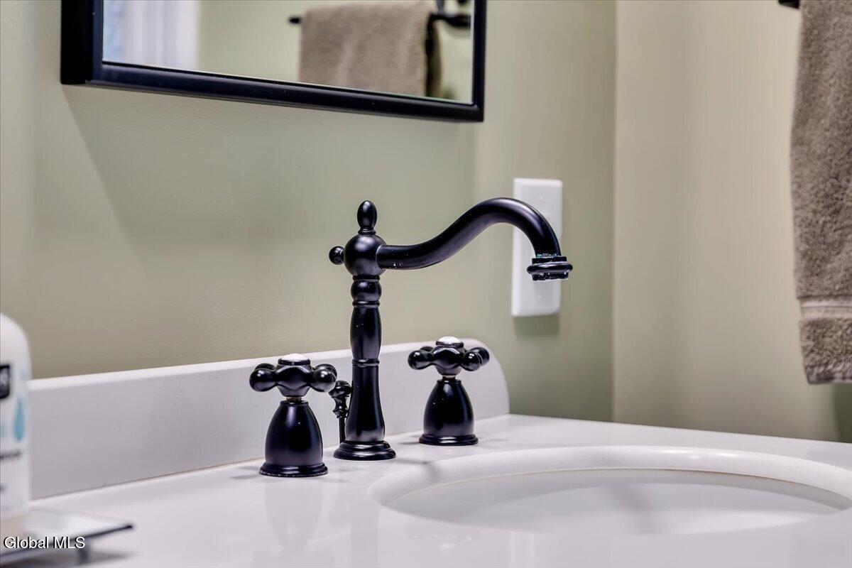 127 Font Grove Road Bethlehem, NY 12159 - Photo 43 of 123 048-P1803292