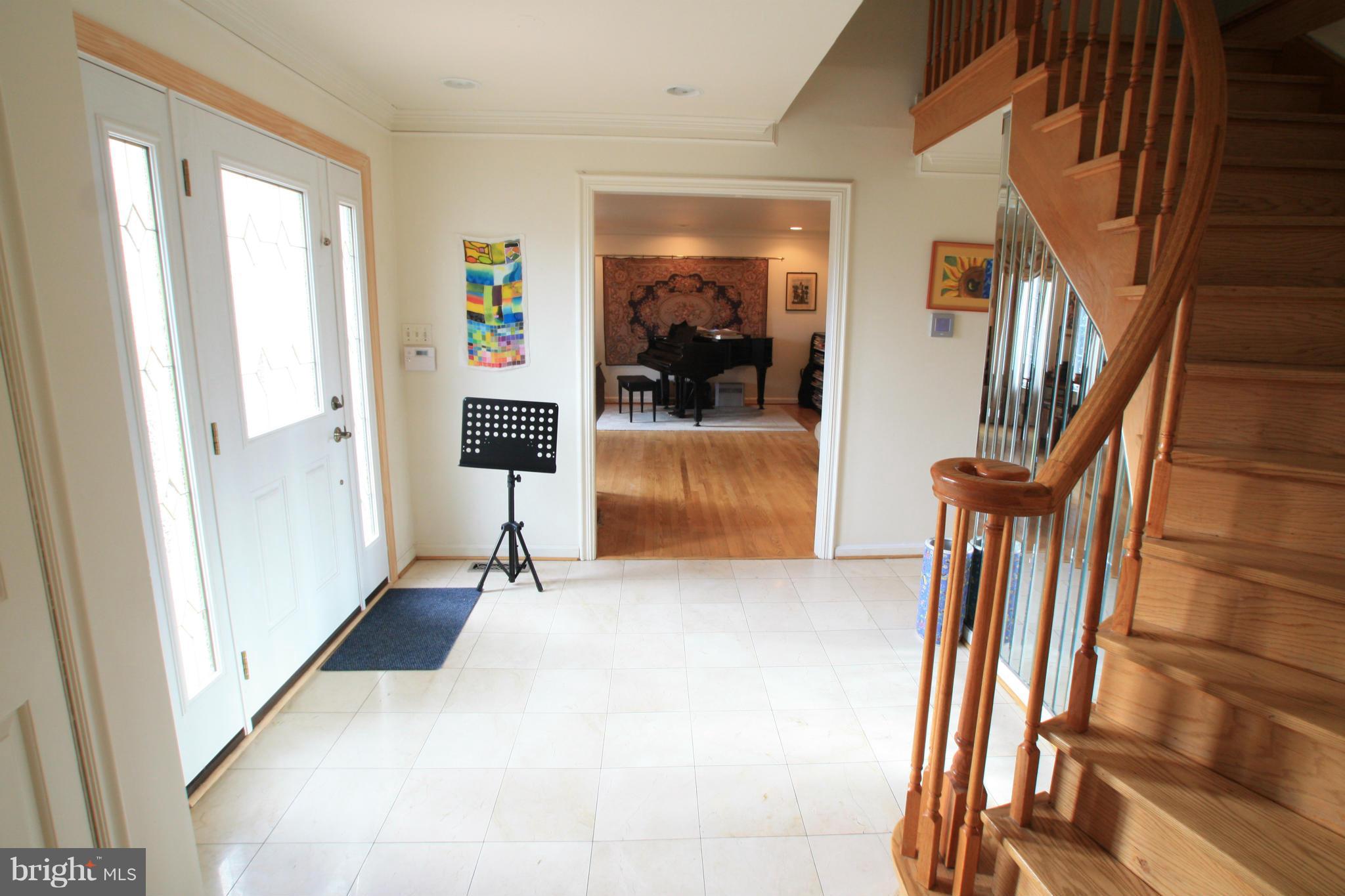 9604 Persimmon Tree Road Potomac, MD 20854 - Photo 2 of 23 Interior (General)