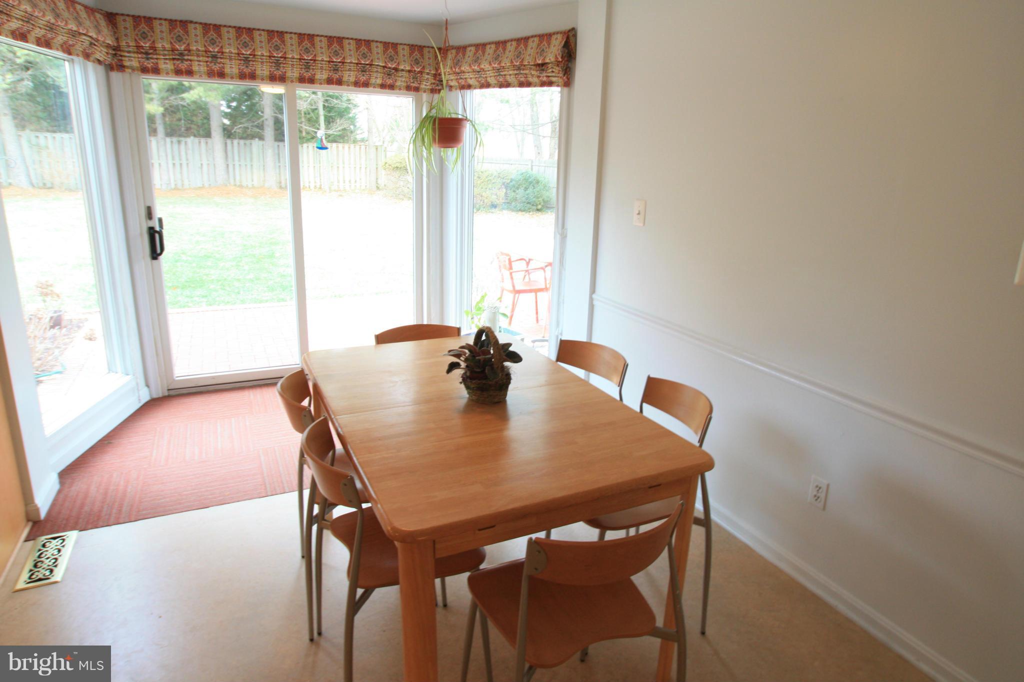 9604 Persimmon Tree Road Potomac, MD 20854 - Photo 11 of 23 Interior (General)