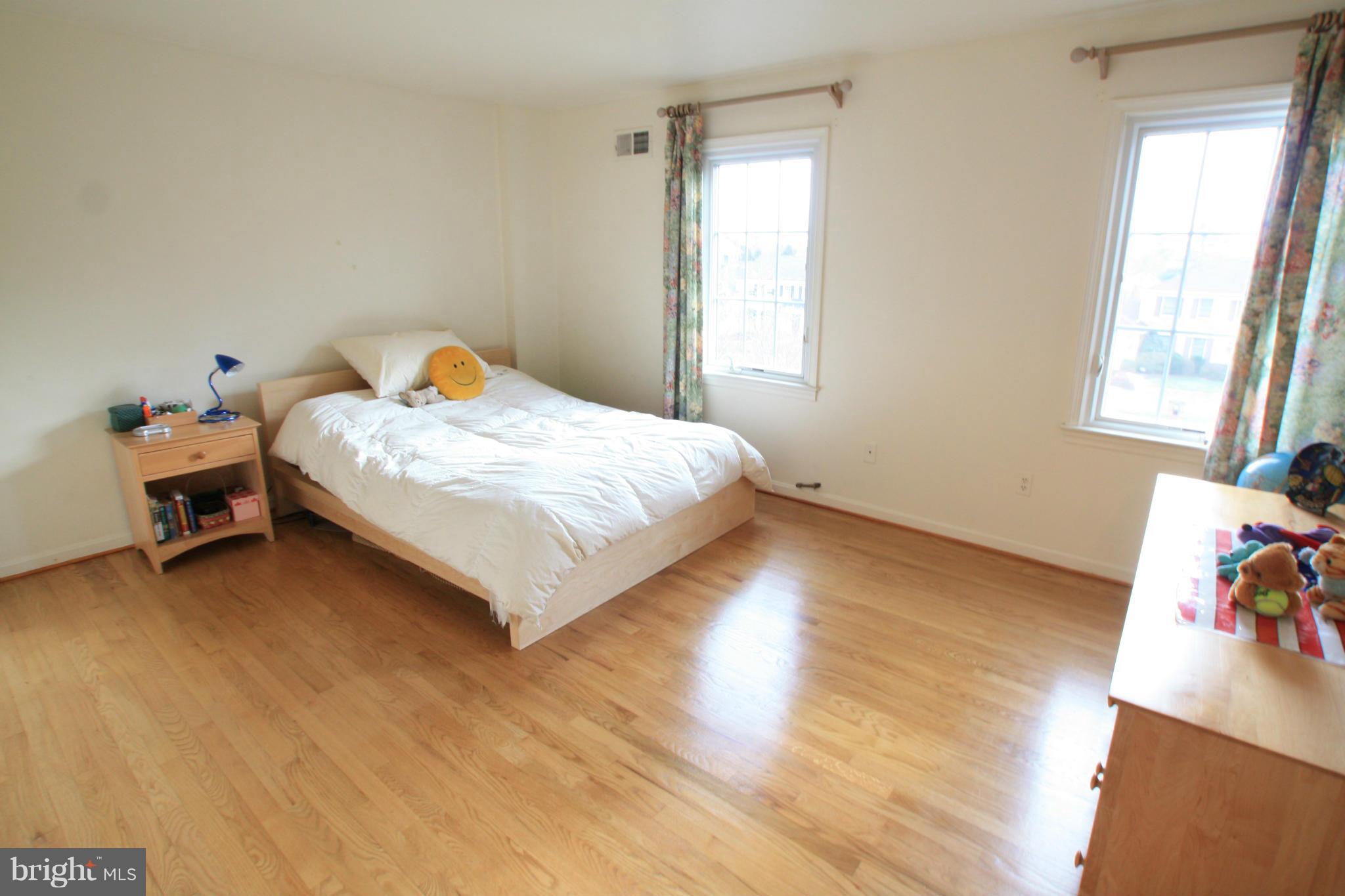 9604 Persimmon Tree Road Potomac, MD 20854 - Photo 19 of 23 Bedroom