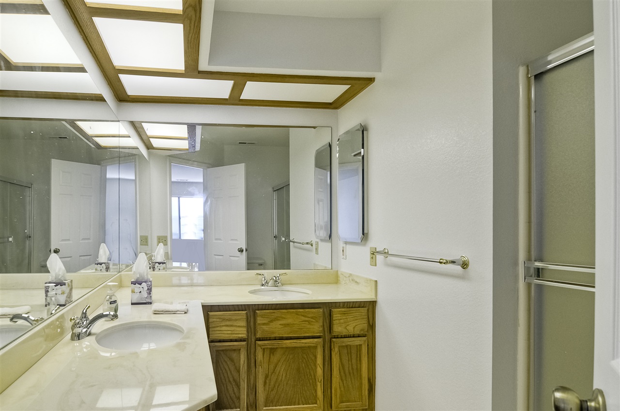 565 Heather Ridge Road San Marcos, CA 92078 - Photo 12 of 19