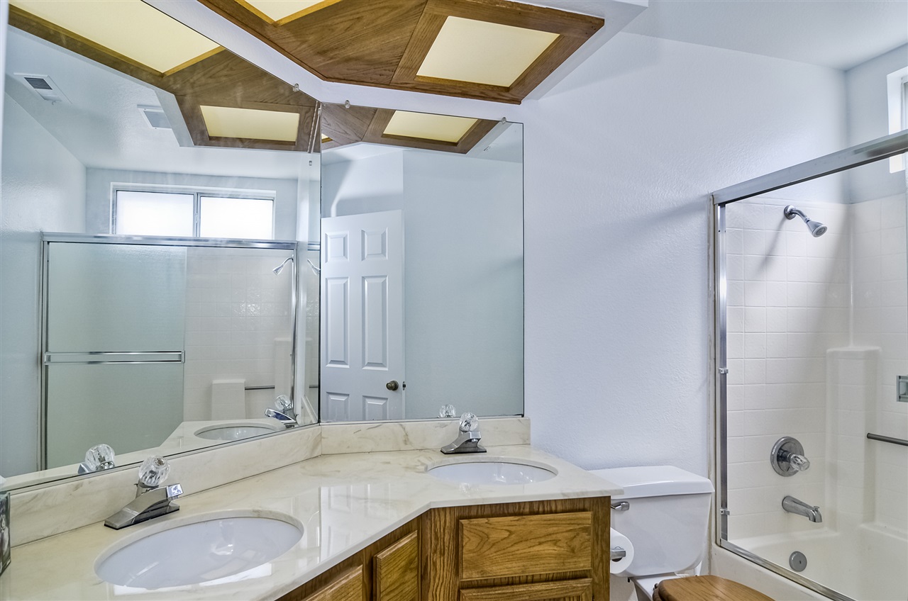 565 Heather Ridge Road San Marcos, CA 92078 - Photo 14 of 19