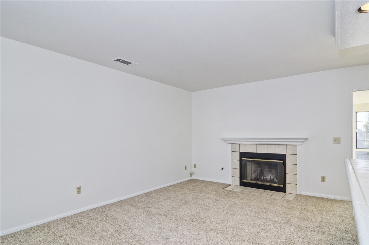 565 Heather Ridge Road San Marcos, CA 92078 - Photo 9 of 19