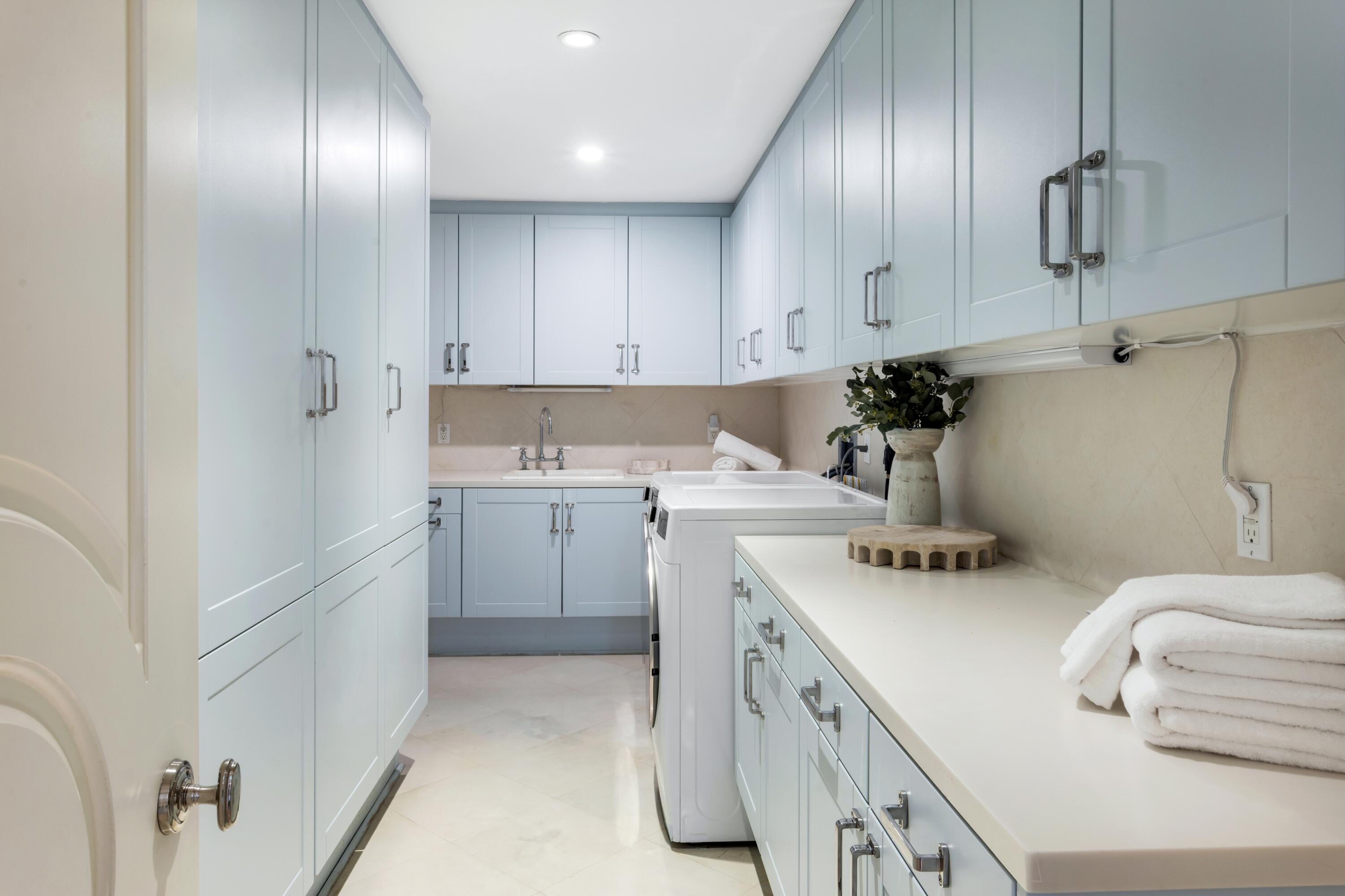 400 South Ocean Boulevard, Unit R26 Boca Raton, FL 33432 - Photo 48 of 65 LAUNDRY ROOM
