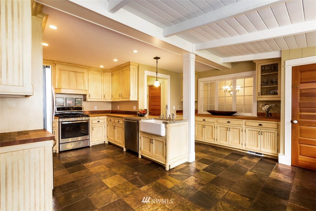 16750 Agate Point Road Northeast Bainbridge Island, WA 98110 - Photo 12 of 25 Gallery Image 12