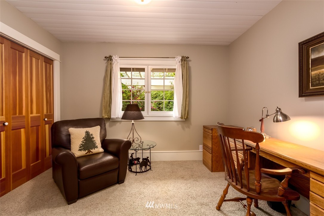 16750 Agate Point Road Northeast Bainbridge Island, WA 98110 - Photo 18 of 25 Gallery Image 18